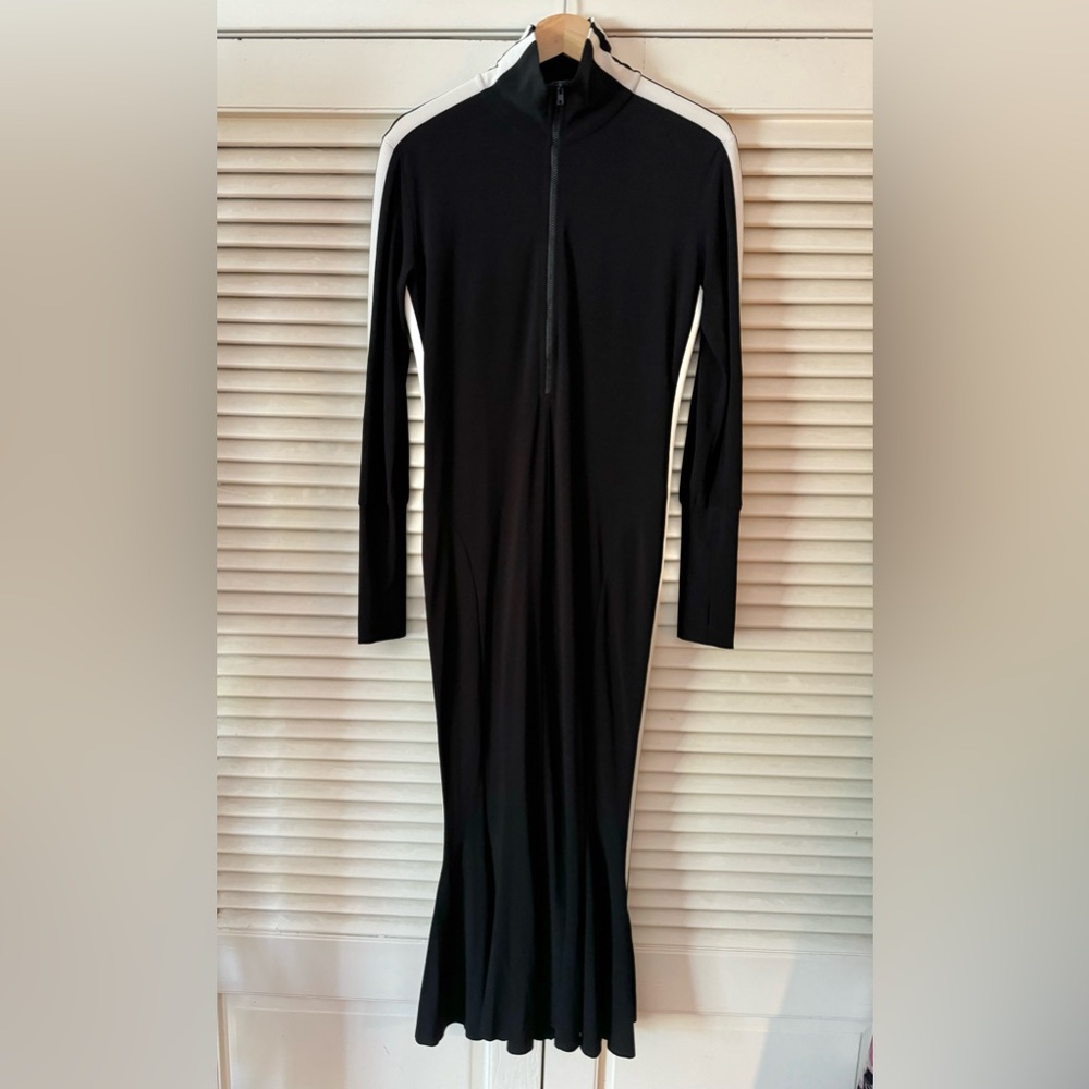 GENUINE NORMA KAMALI BLK SPORT STRIPE BODYCON DRESS SIZE XS IN MINT CONDITION